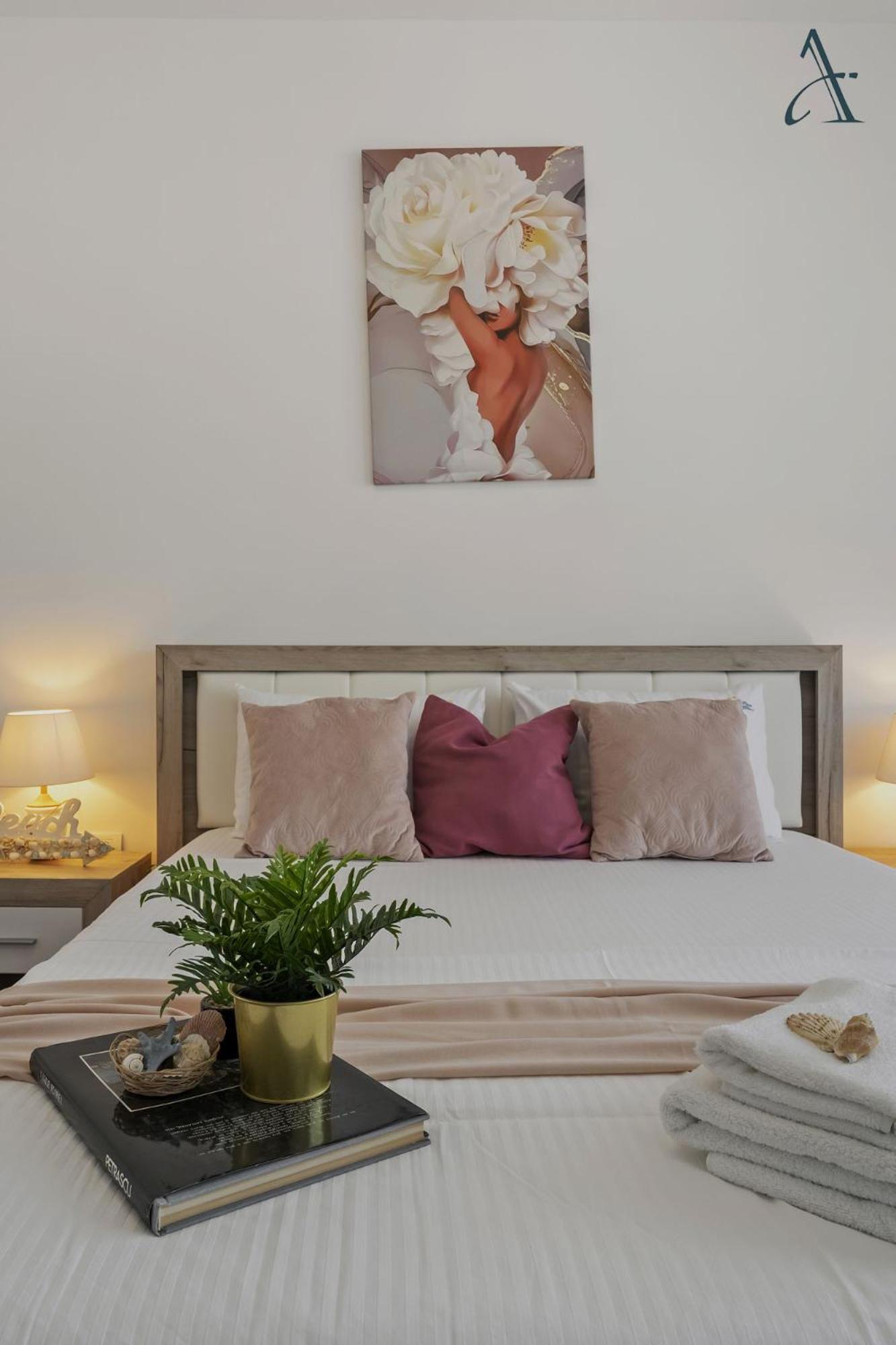 Dream Place 1Bdr Apartment Неводарі Екстер'єр фото